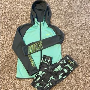 Nike dri-fit leggings with matching zip up hoodie